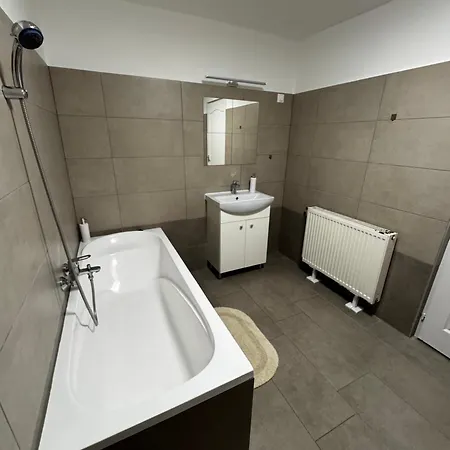 City Apartman *